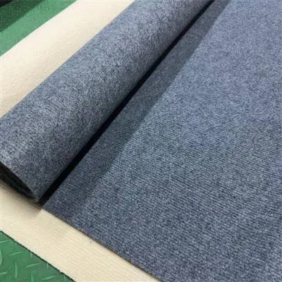 Nowoczesny dywanik w paski