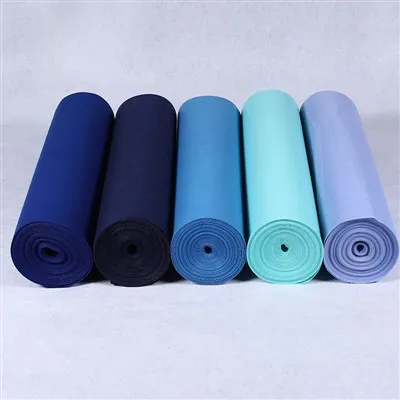 Dywan-nietkany w kolorze królewskiego błękitu